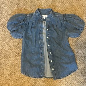 super cute Frame denim blouse!! Perfect for the summer or fall!!